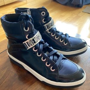 Love Moschino women boots. Size 38. US 8